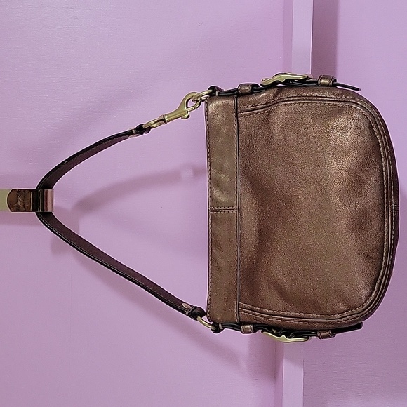 Coach Y2K Copper Leather Zoe shoulder π§‘π€π bagDimensions 9 in X 6.5 in X 3in - Picture 12 of 17